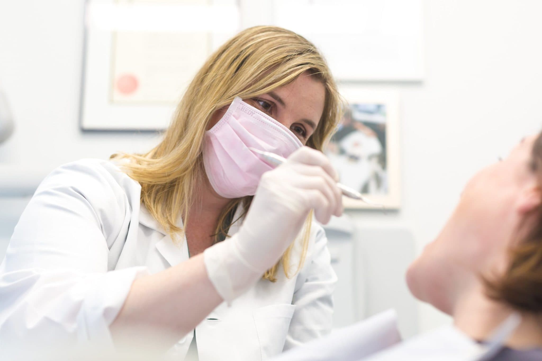Professionelle Veneers vom Zahnarzt Zürich: Ästhetik und Funktionalität vereint