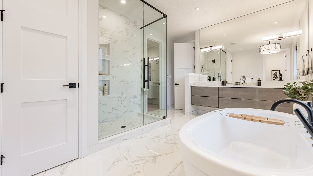 Badezimmer renovieren – Der komplette Schritt-für-Schritt-Ratgeber für ein modernes Wohlfühlbad