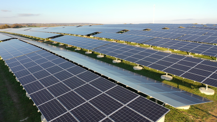 Photovoltaik-Wartung 101: Tipps zur langfristigen Sicherung der Anlageneffizienz