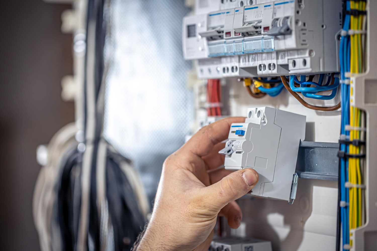 Prüfung elektrischer Anlagen nach DIN VDE: Was ist zu beachten?